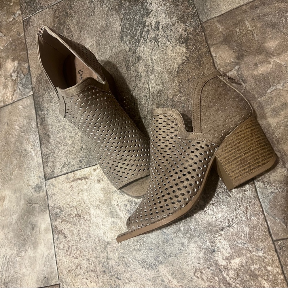 Women's Perforated Ankle Boots